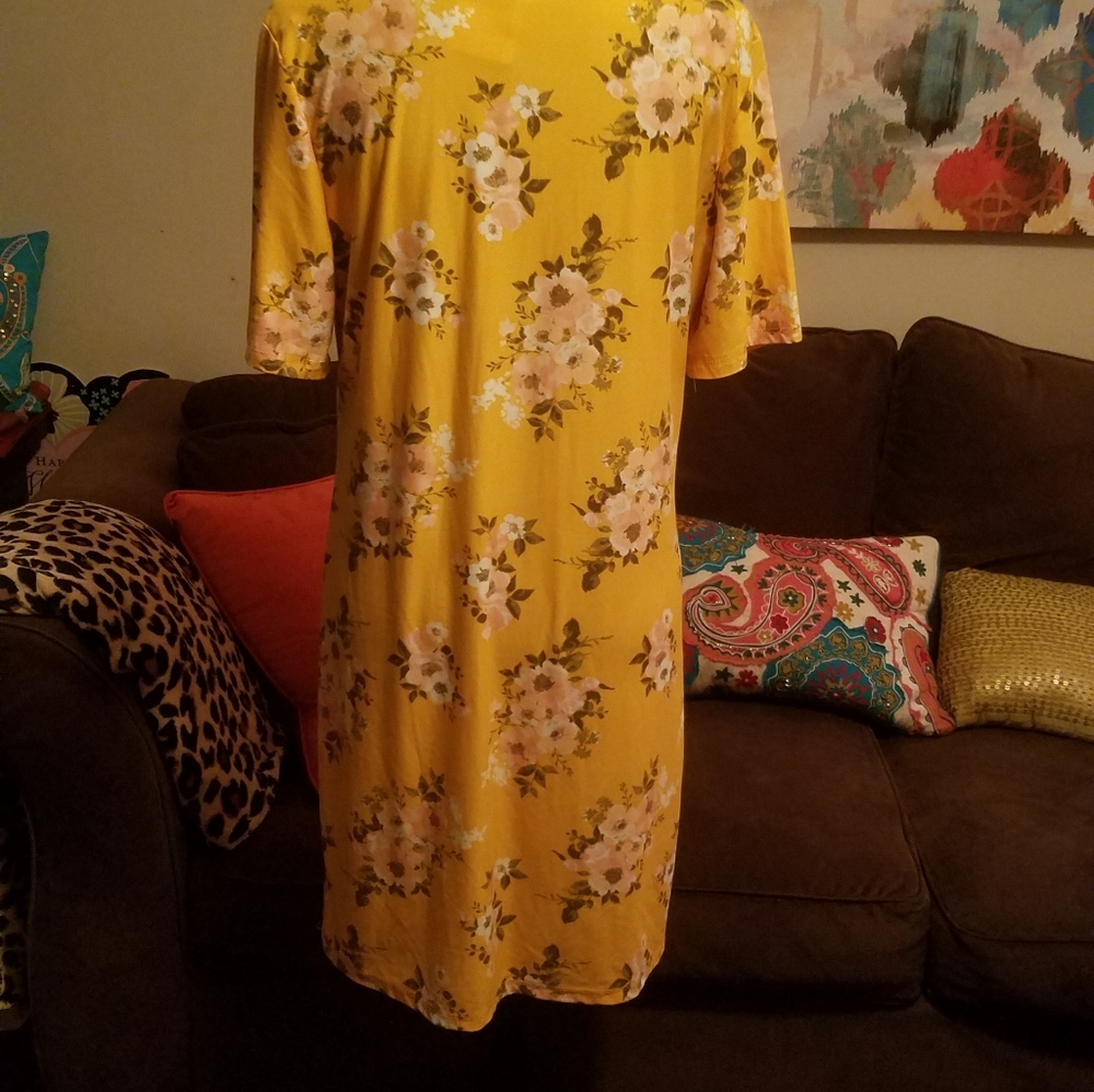 Dress - Picture 2 of 2